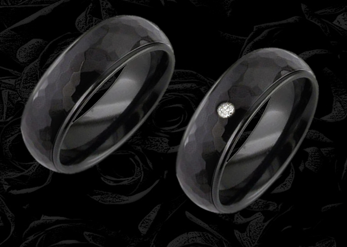 ringar i svart zirkonium
