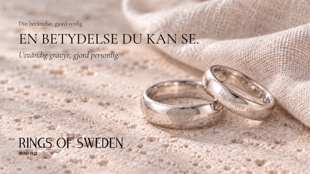Med utvändig gravyr kan din ring bära ett ord, datum eller fingeravtryckshjärta synligt. Upptäck hur du gör er historia synlig.
